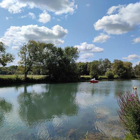 Camping Belle Riviere Chaniers 外观 照片