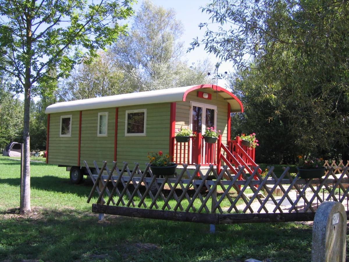 Camping Belle Riviere Chaniers 外观 照片