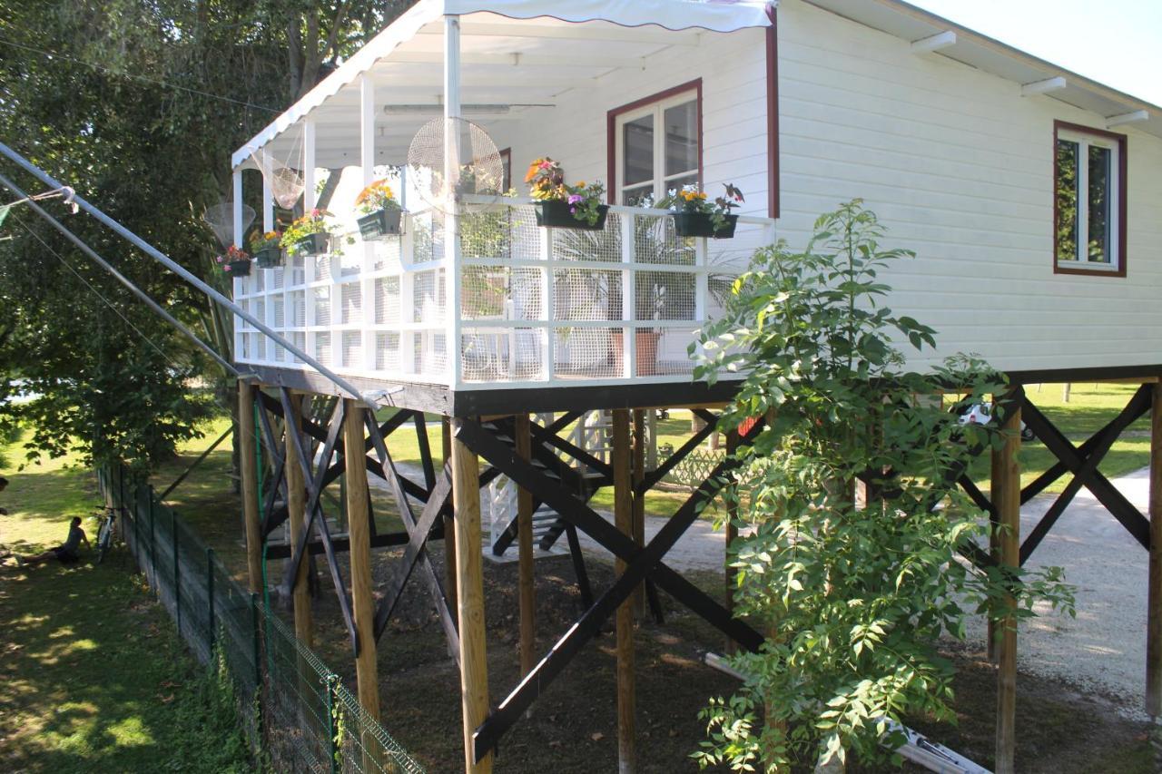 Camping Belle Riviere Chaniers 外观 照片