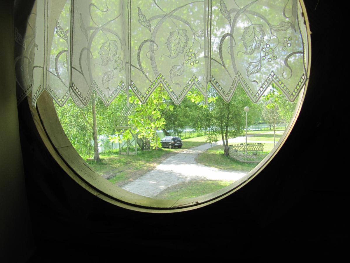 Camping Belle Riviere Chaniers 外观 照片