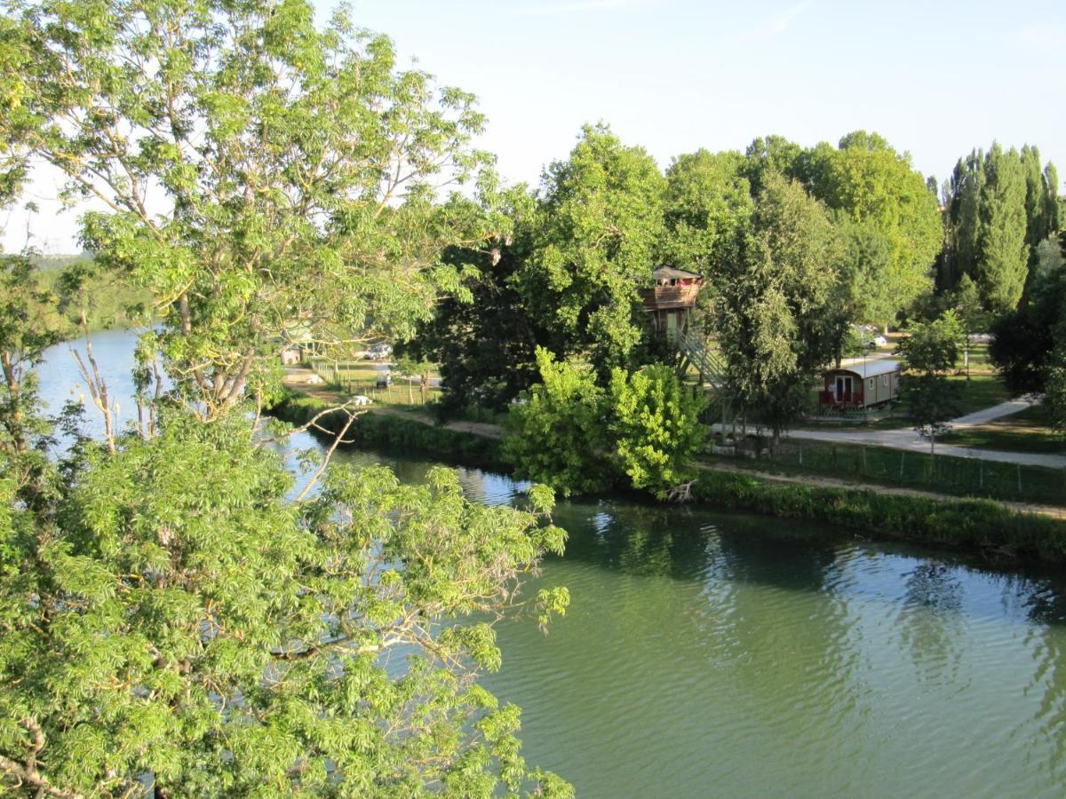 Camping Belle Riviere Chaniers 外观 照片