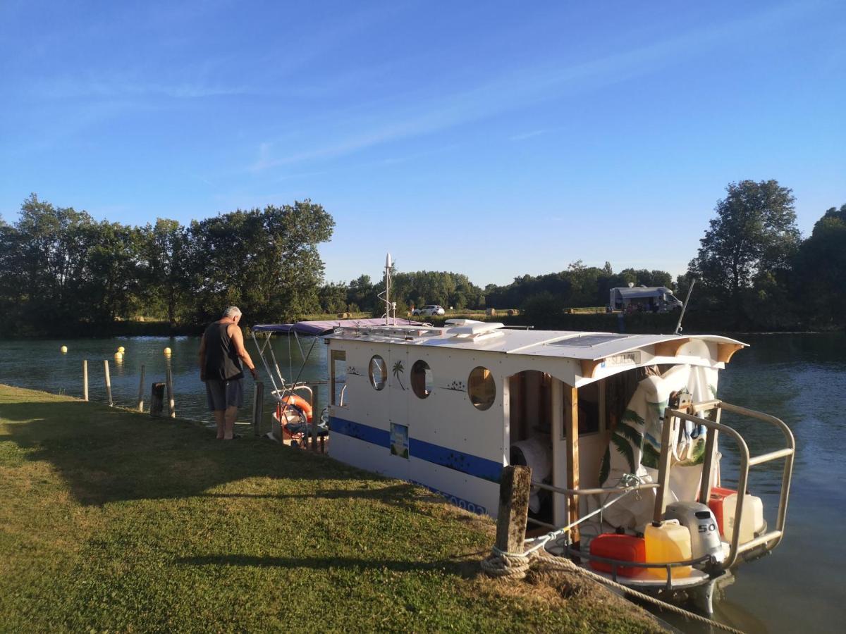 Camping Belle Riviere Chaniers 外观 照片