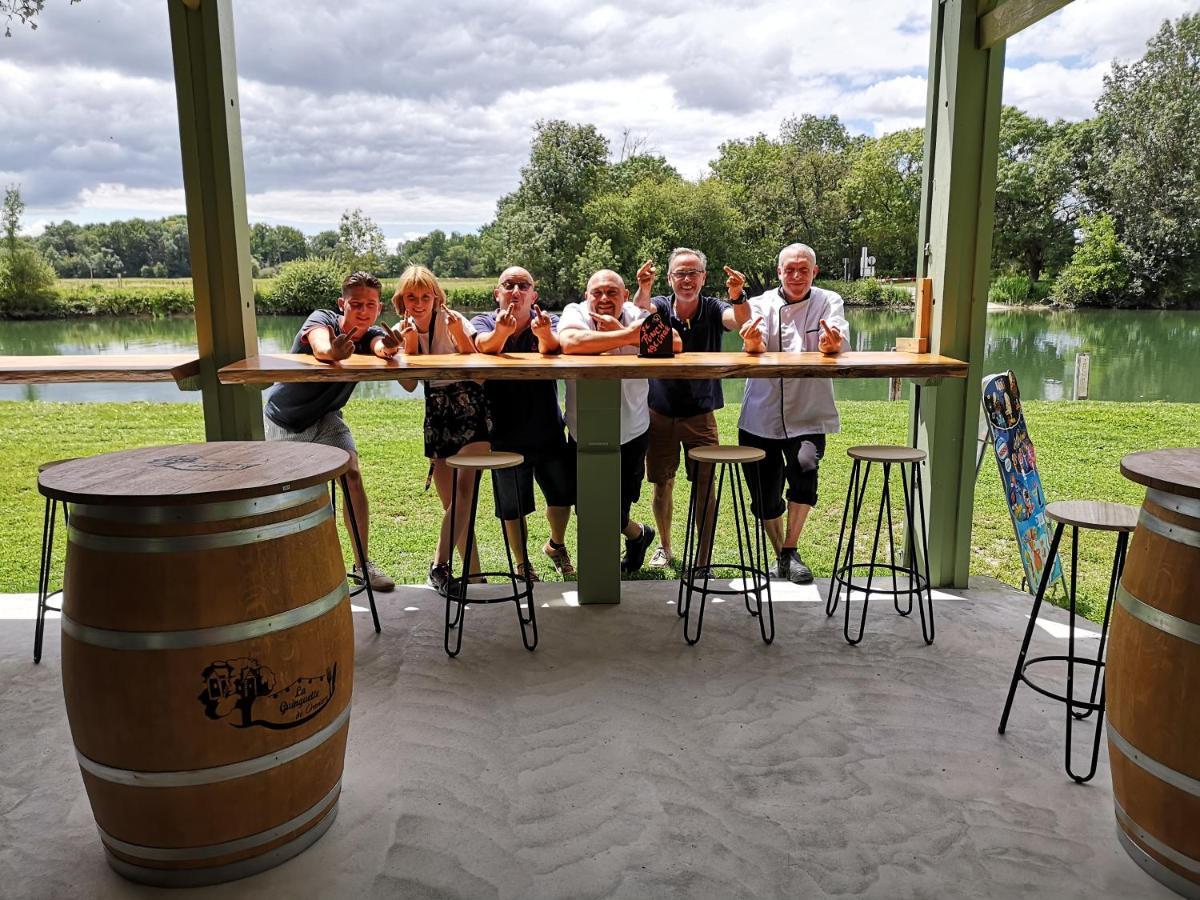 Camping Belle Riviere Chaniers 外观 照片