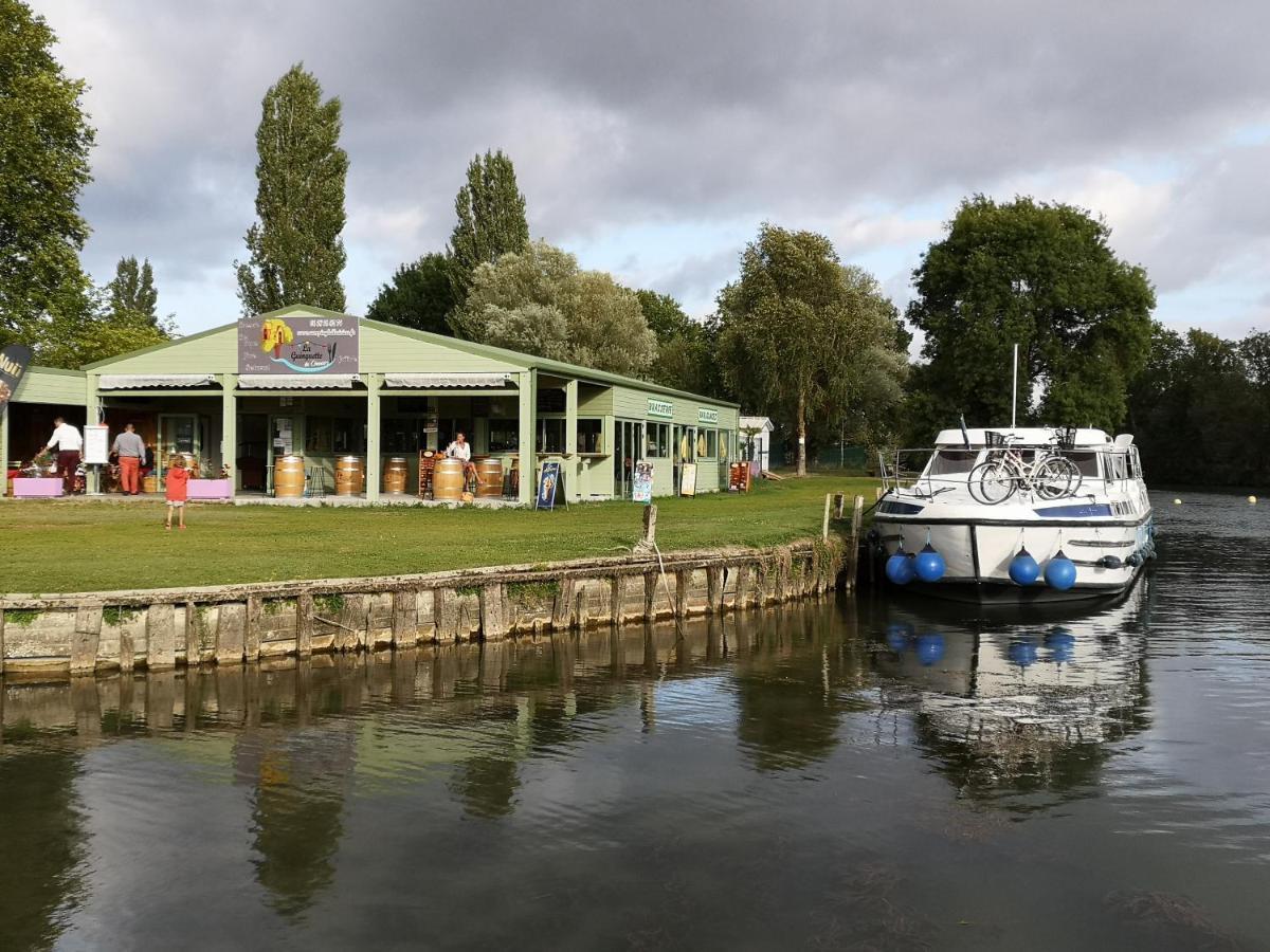 Camping Belle Riviere Chaniers 外观 照片