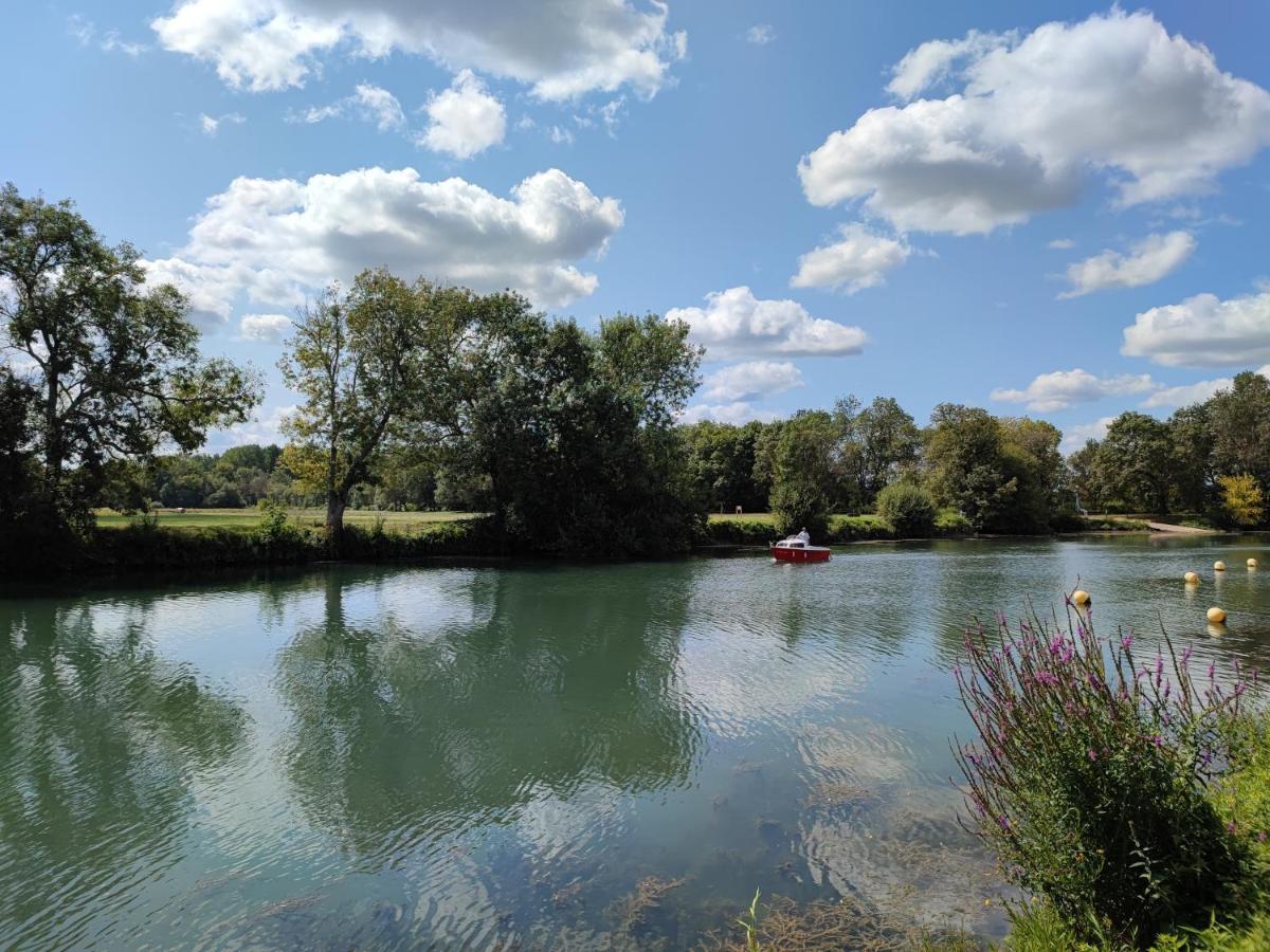 Camping Belle Riviere Chaniers 外观 照片