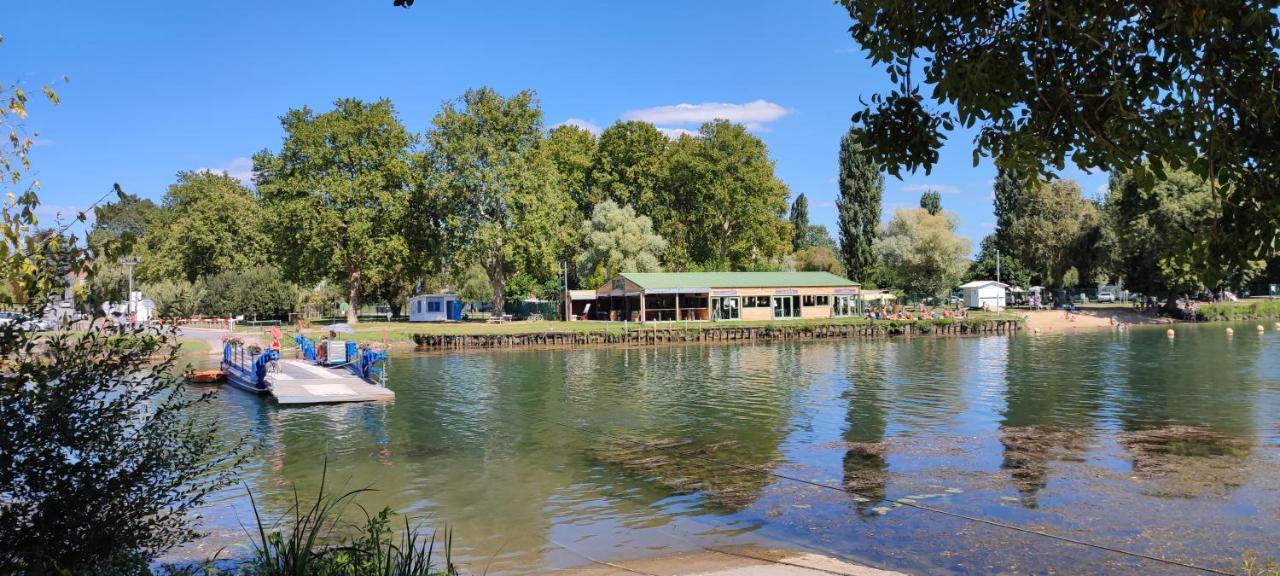 Camping Belle Riviere Chaniers 外观 照片
