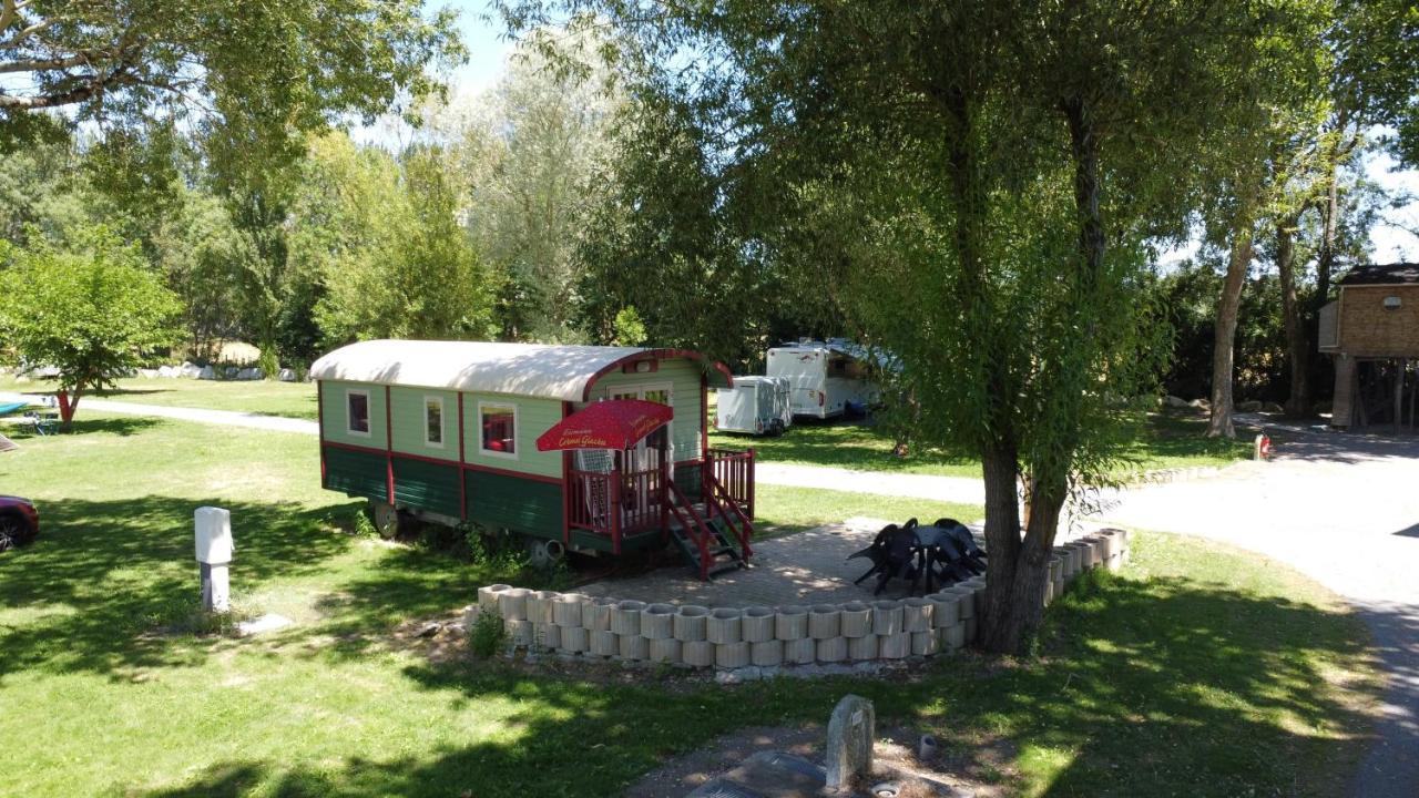 Camping Belle Riviere Chaniers 外观 照片